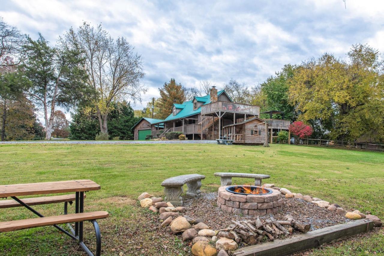 Friendly Bear Two Villa Sevierville Exterior photo